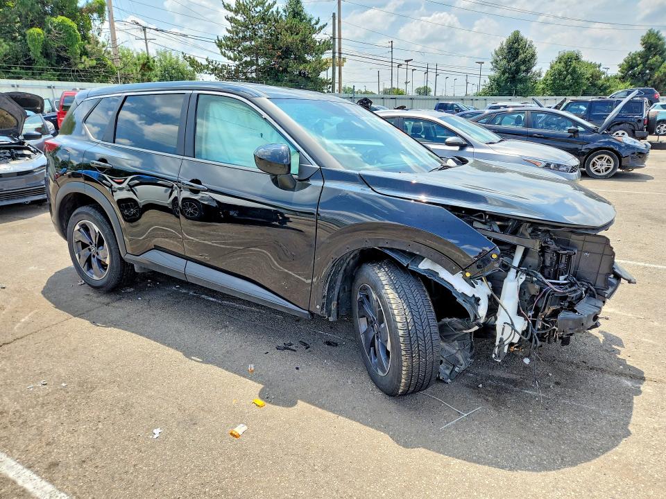 Photo 4 from auction – 2024 NISSAN ROGUE with VIN 5N1BT3BA2RC685486