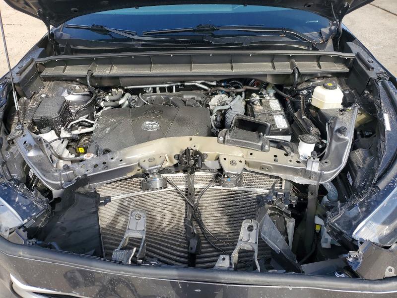 Photo 12 from auction – 2022 TOYOTA HIGHLANDER with VIN 5TDHZRBH3NS594426