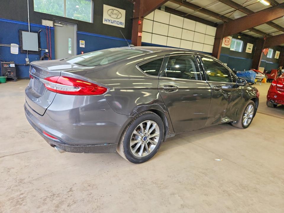 Photo 3 from auction – 2017 FORD FUSION with VIN 3FA6P0H71HR136632