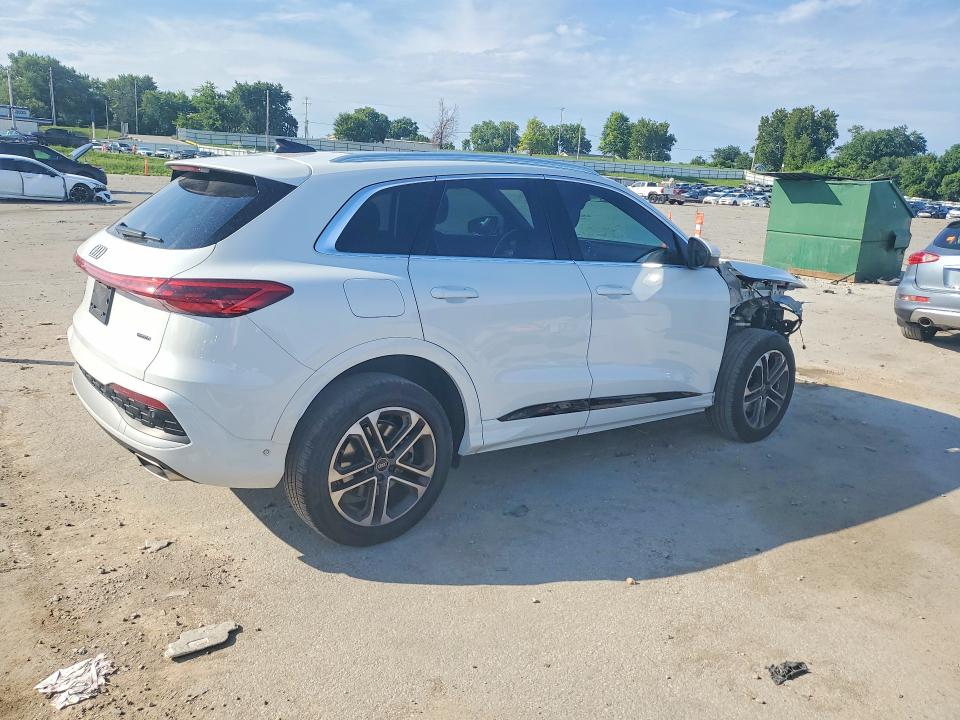 Photo 3 from auction – 2025 AUDI Q5 with VIN WA11AAGU1S2013471