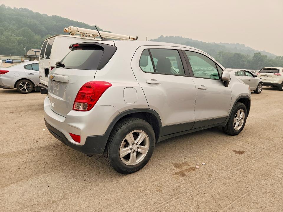 Photo 3 from auction – 2019 CHEVROLET TRAX with VIN 3GNCJNSBOKL238515
