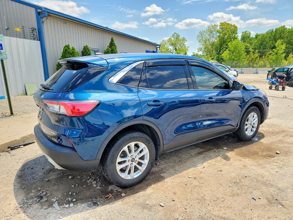 Photo 3 from auction – 2020 FORD ESCAPE with VIN 1FMCU9G63LUC52723