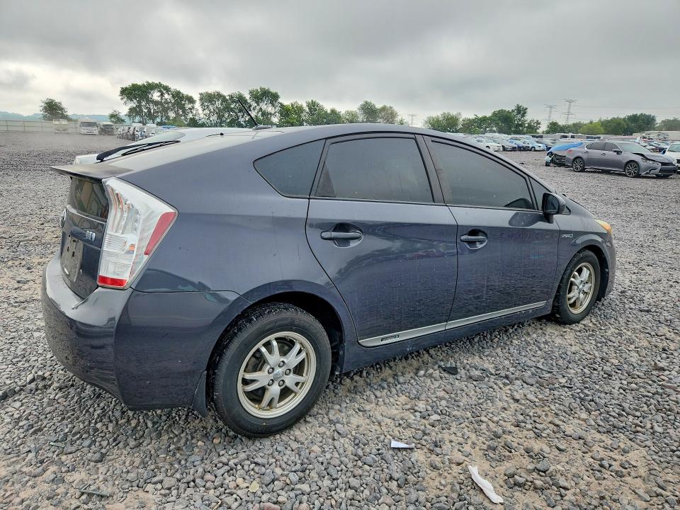 Photo 3 from auction – 2011 TOYOTA PRIUS with VIN JTDKN3DU6B1375817