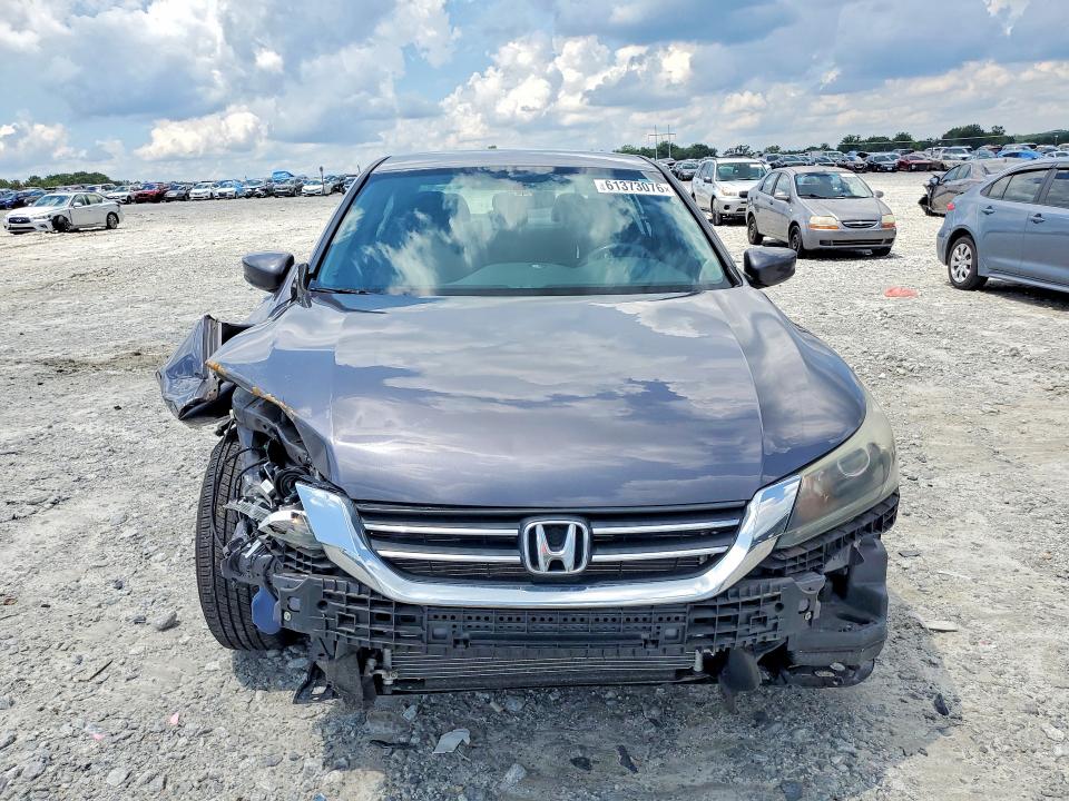Photo 5 from auction – 2015 HONDA ACCORD with VIN 1HGCR2F32FA113694