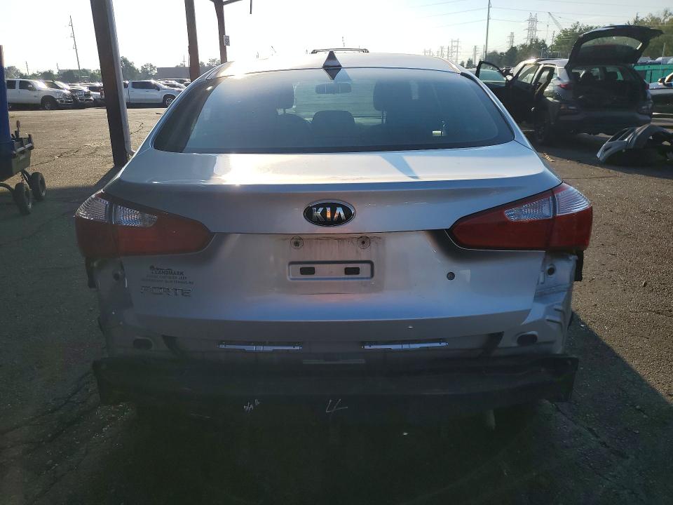 صورة رقم 6 من المزاد - 2014 KIA FORTE مع VIN KNAFK4A68E5191012