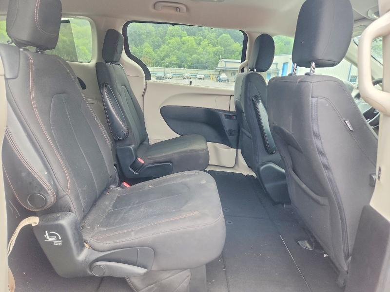 Photo 11 from auction – 2017 CHRYSLER PACIFICA with VIN 2C4RC1BG7HR841328