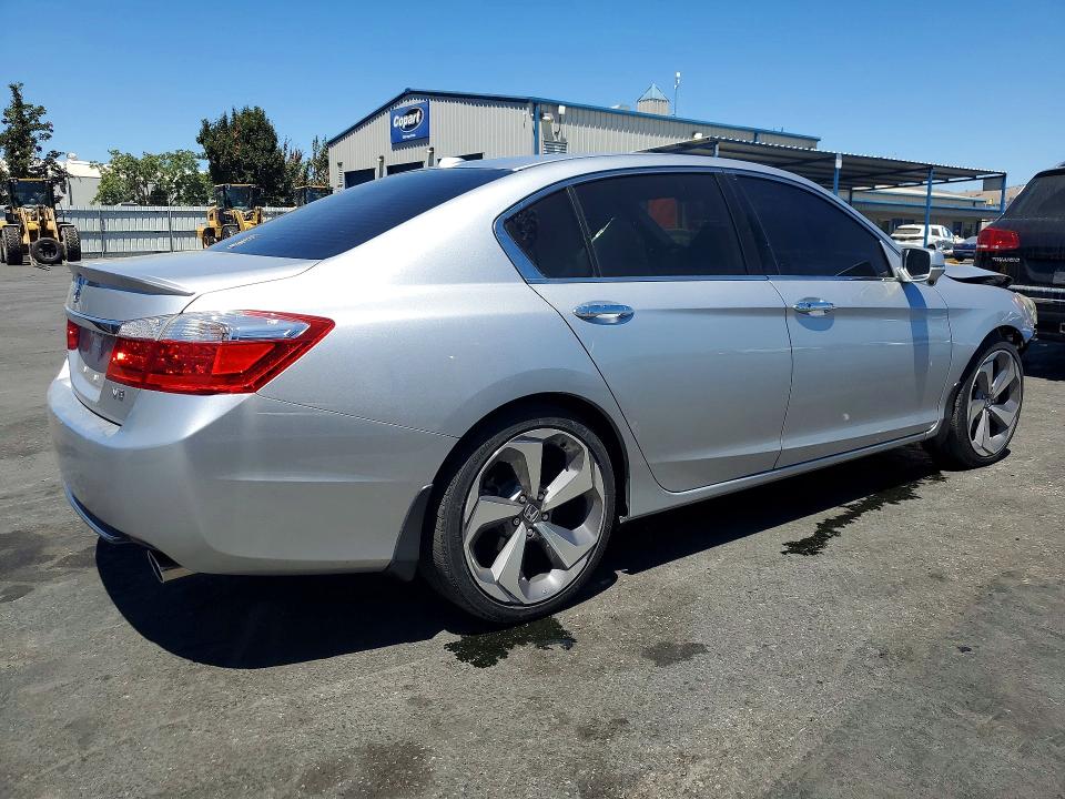 Photo 3 from auction – 2014 HONDA ACCORD with VIN 1HGCR3F88EA023630