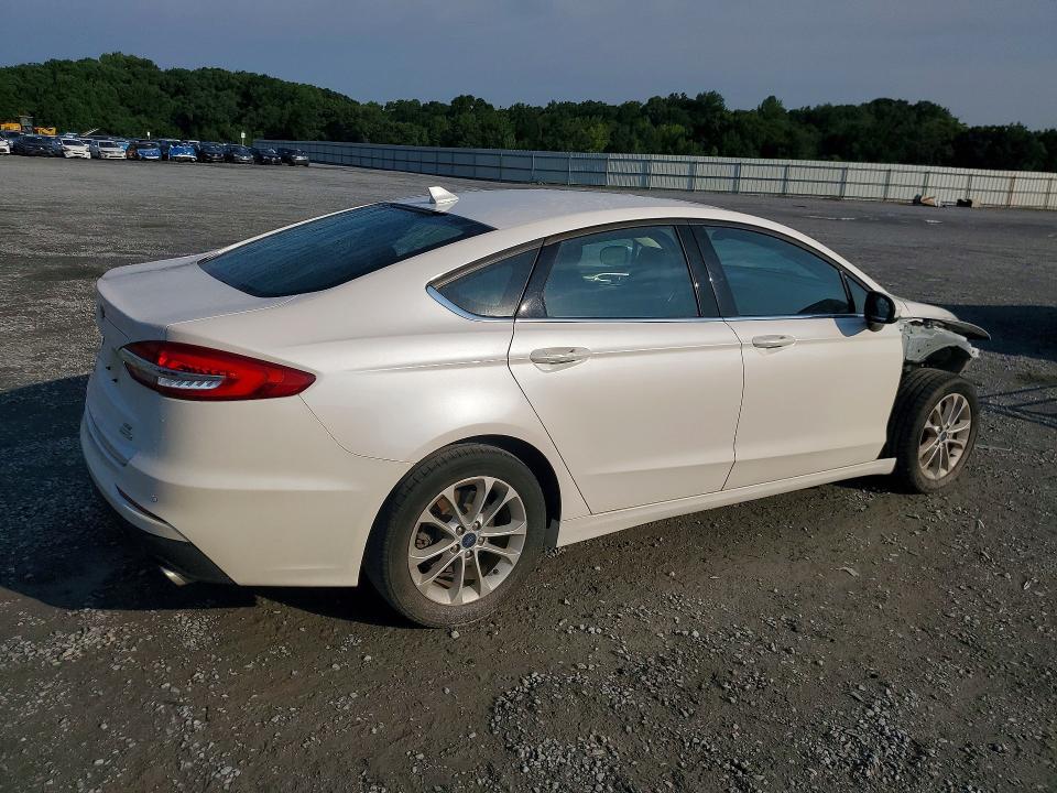 Photo 3 from auction – 2020 FORD FUSION with VIN 3FA6P0HD4LR119466
