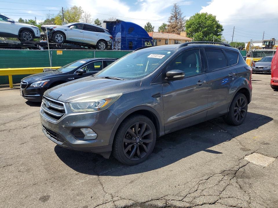 FORD ESCAPE 2017 مع رقم تعريف المركبة 1FMCU9JD7HUA79920 - صورة من المزاد