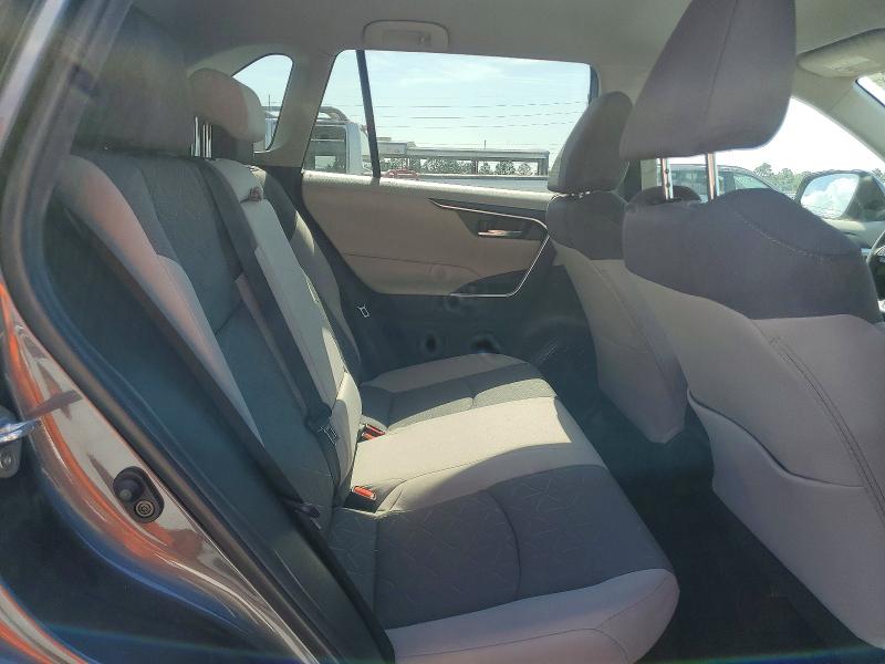 Photo 11 from auction – 2022 TOYOTA RAV4 with VIN 4T3RWRFV1NU061261