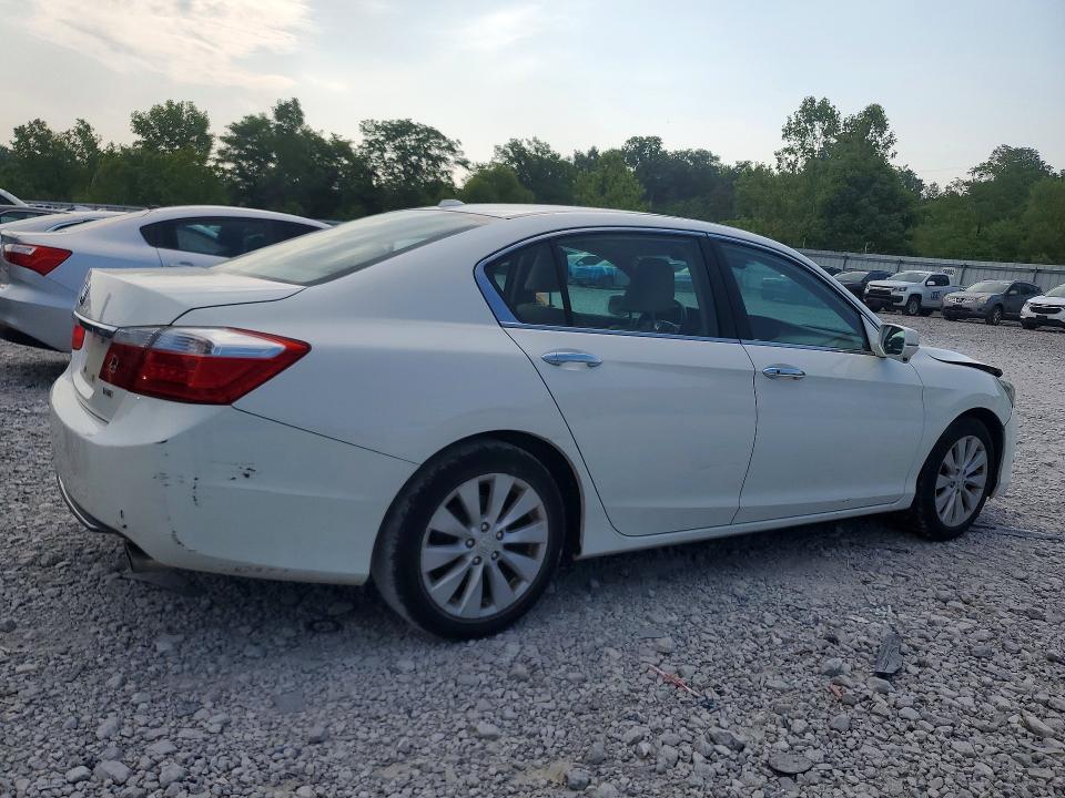 Photo 3 from auction – 2015 HONDA ACCORD with VIN 1HGCR3F82FA012334