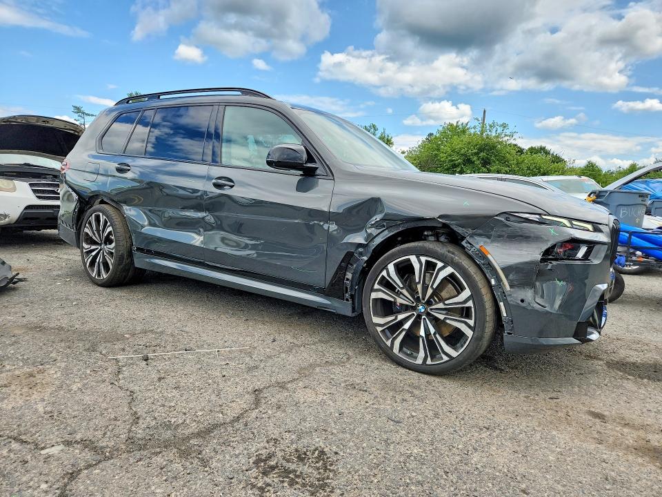 Photo 4 from auction – 2024 BMW X7 with VIN 5UX33EM01R9T61501
