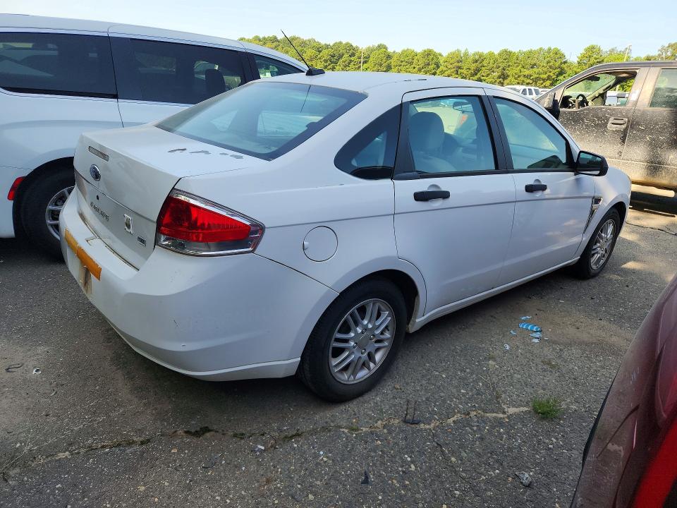 Photo 3 from auction – 2008 FORD FOCUS with VIN 1FAHP35N28W182643