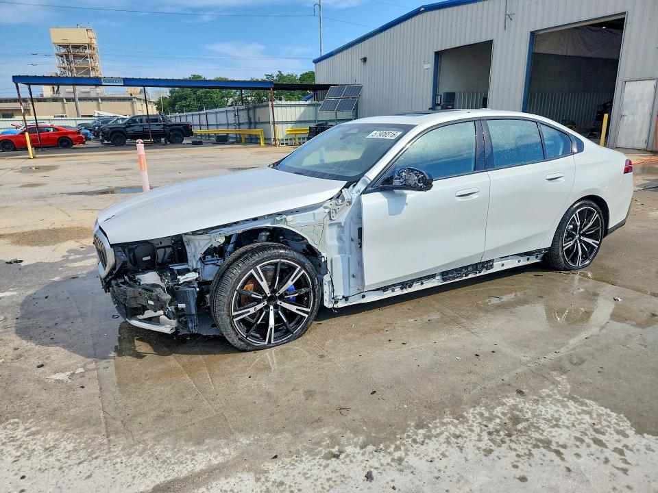 BMW 530 2025 z numerem VIN WBA43FJ06SCT40813 - Zdjęcie z aukcji