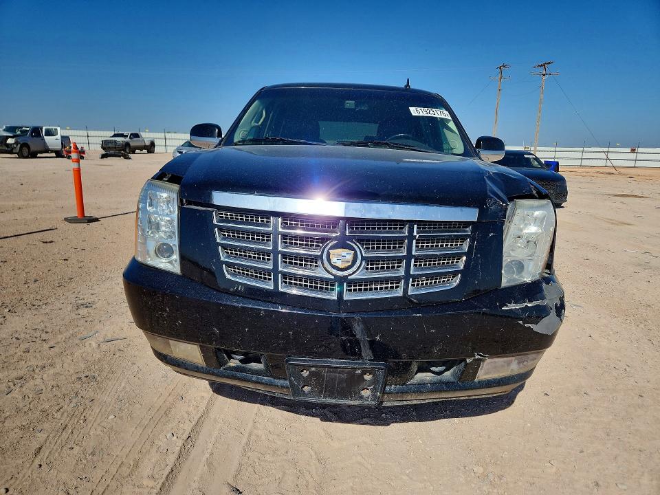 Photo 5 from auction – 2011 CADILLAC ESCALADE with VIN 1GYS3CEF0BR184749