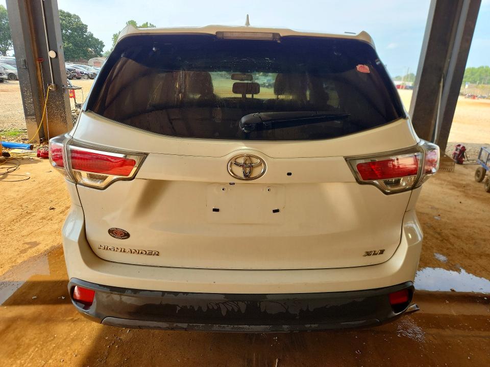 Photo 6 from auction – 2014 TOYOTA HIGHLANDER with VIN 5TDKKRFH0ES037512