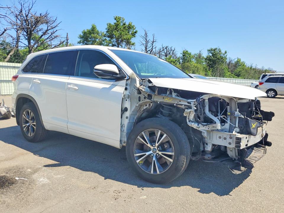 Photo 4 from auction – 2017 TOYOTA HIGHLANDER with VIN 5TDBZRFH7HS426437