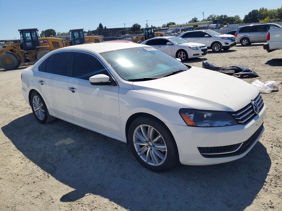 Photo 4 from auction – 2013 VOLKSWAGEN PASSAT with VIN 1VWBP7A35DC017528
