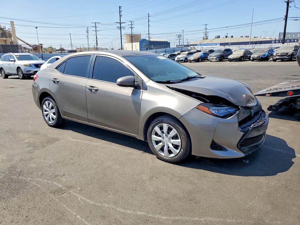 Photo 4 from auction – 2017 TOYOTA COROLLA with VIN 5YFBURHE0HP704511