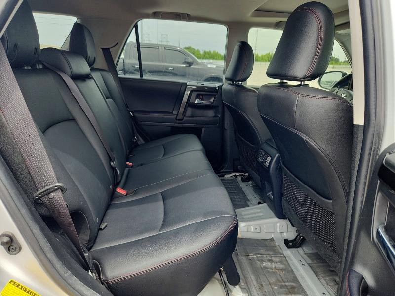 Photo 11 from auction – 2024 TOYOTA 4RUNNER with VIN JTERU5JR9R6236772