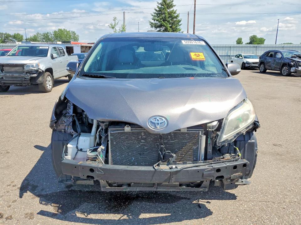 Zdjęcie 5 z aukcji – 2017 TOYOTA SIENNA z VIN 5TDYZ3DC2HS803514