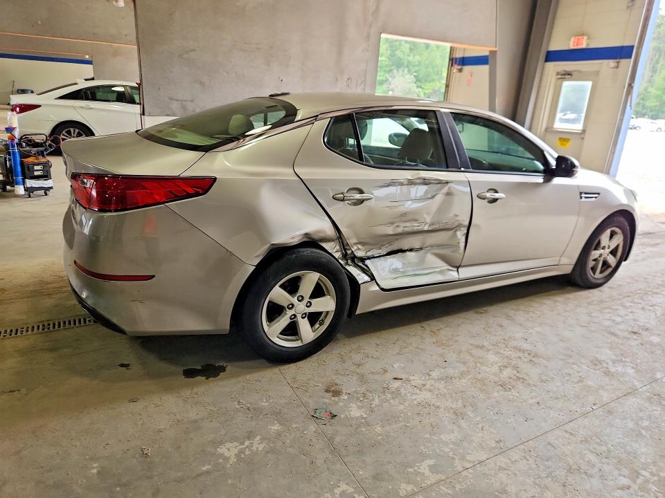Photo 3 from auction – 2015 KIA OPTIMA with VIN KNAGM4A73F5583016