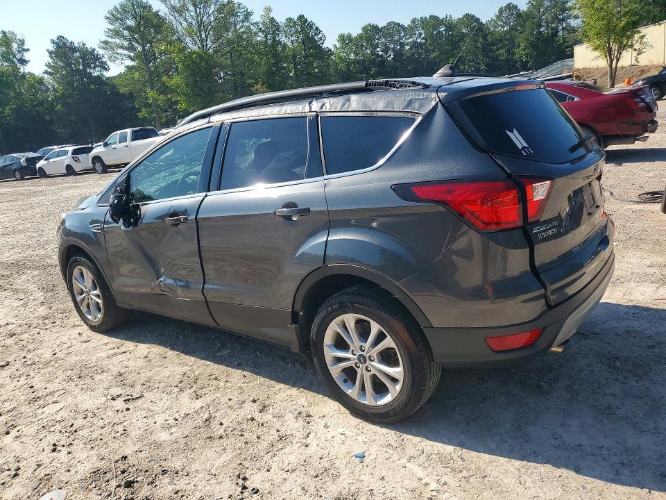 Photo 2 from auction – 2019 FORD ESCAPE with VIN 1FMCU0HDXKUB93791