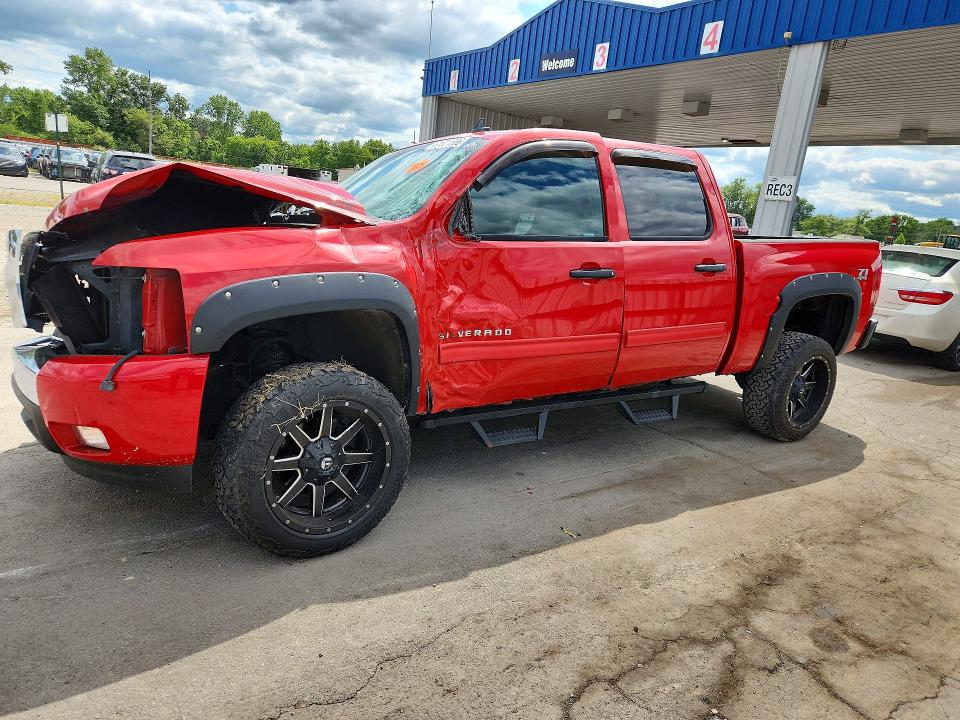 CHEVROLET SILVERADO 2010 with VIN 3GCRKSE33AG105676 - Photo from auction
