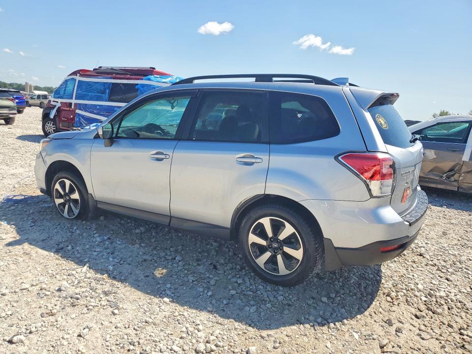 Photo 2 from auction – 2018 SUBARU FORESTER with VIN JF2SJAEC1JH610220