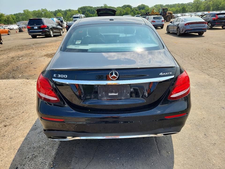 Photo 6 from auction – 2017 MERCEDES-BENZ E with VIN WDDZF4KB3HA050799
