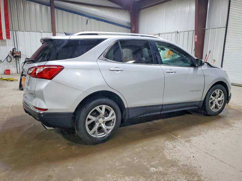 Photo 3 from auction – 2018 CHEVROLET EQUINOX with VIN 2GNAXTEX8J6160330