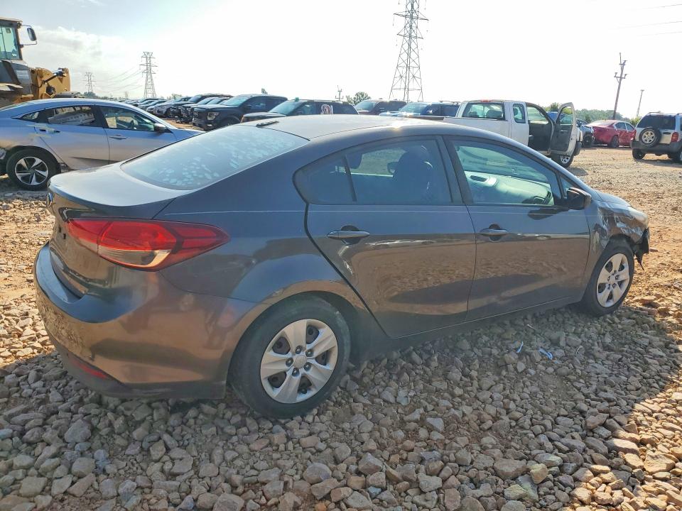 Photo 3 from auction – 2018 KIA FORTE with VIN 3KPFK4A7XJE175355