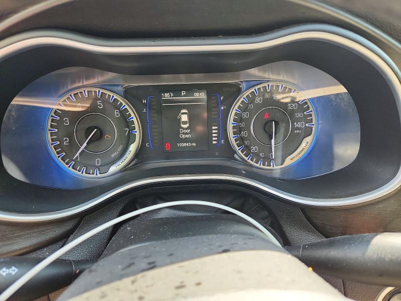 Photo 9 from auction – 2015 CHRYSLER 200 with VIN 1C3CCCABXFN688157