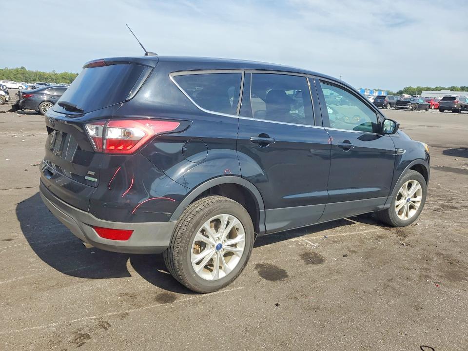 Photo 3 from auction – 2017 FORD ESCAPE with VIN 1FMCU9GD1HUF00098