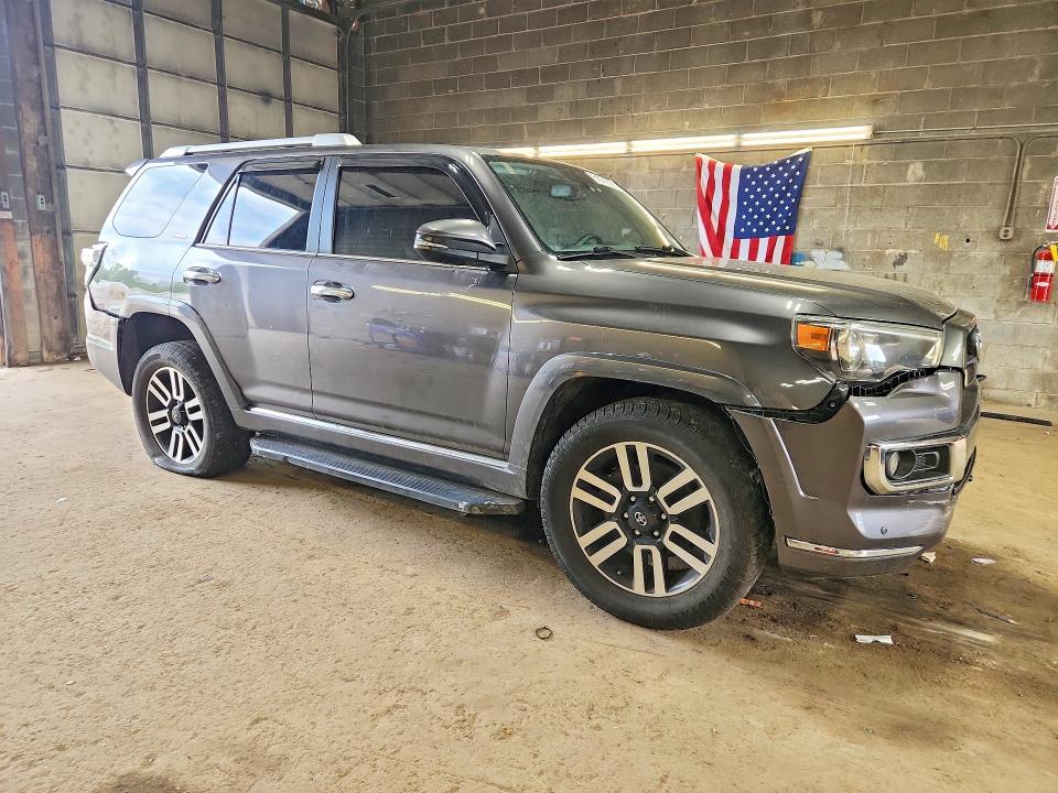 Photo 4 from auction – 2018 TOYOTA 4RUNNER with VIN JTEBU5JR1J5549889