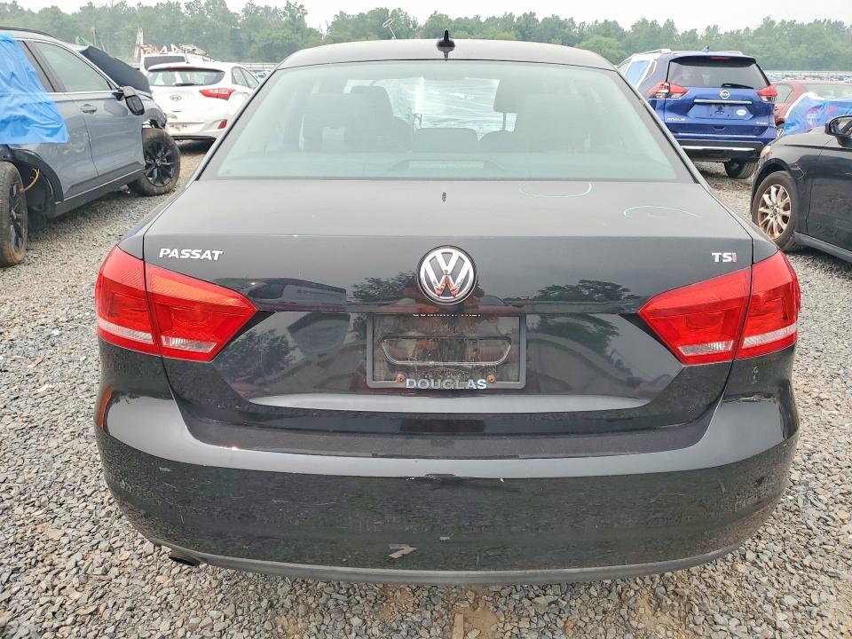 Photo 6 from auction – 2015 VOLKSWAGEN PASSAT with VIN 1VWAT7A37FC055353