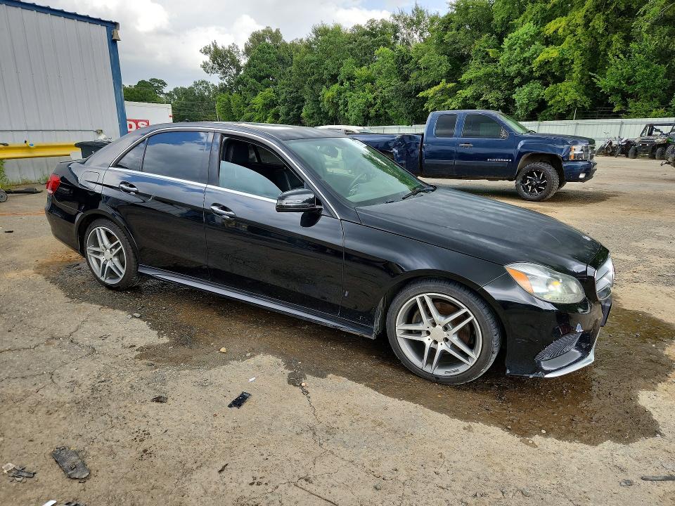 Photo 4 from auction – 2016 MERCEDES-BENZ E with VIN WDDHF5KBXGB267857