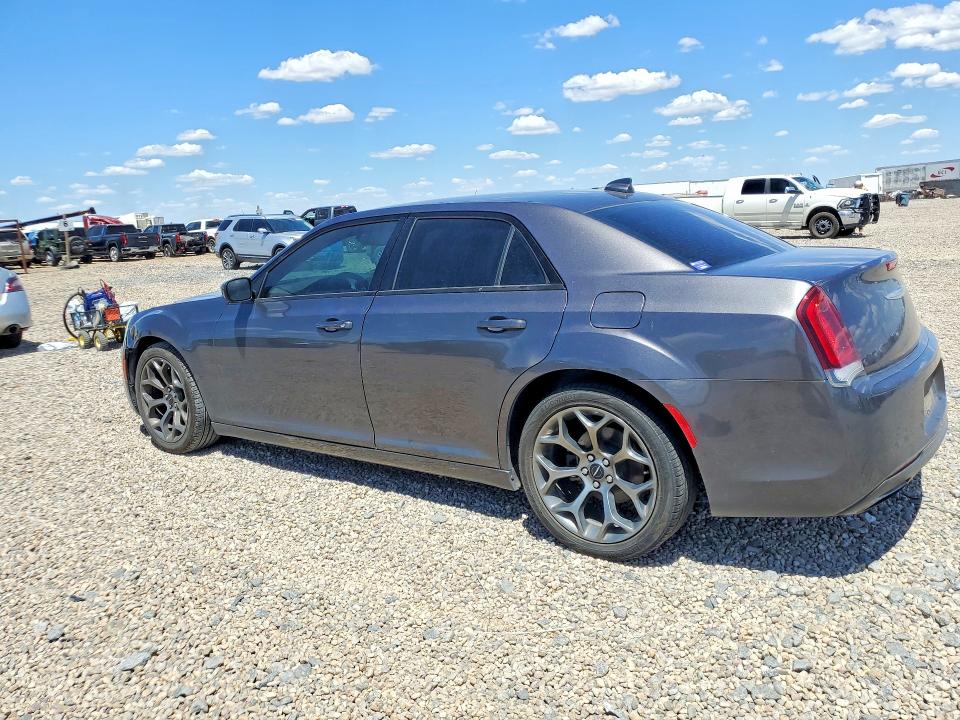 Photo 2 from auction – 2018 CHRYSLER 300 with VIN 2C3CCABG1JH214551