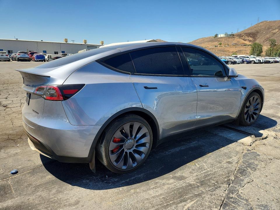 Photo 3 from auction – 2024 TESLA MODEL Y with VIN 7SAYGDEF0RA324101