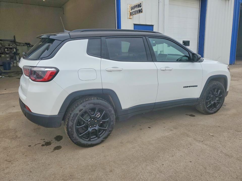 Photo 3 from auction – 2024 JEEP COMPASS with VIN 3C4NJDFN5RT578138