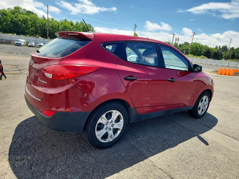 Photo 3 from auction – 2010 HYUNDAI TUCSON with VIN KM8JT3ACXAU092276