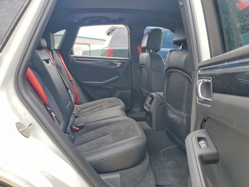 Photo 11 from auction – 2015 PORSCHE MACAN with VIN WP1AB2A51FLB74668
