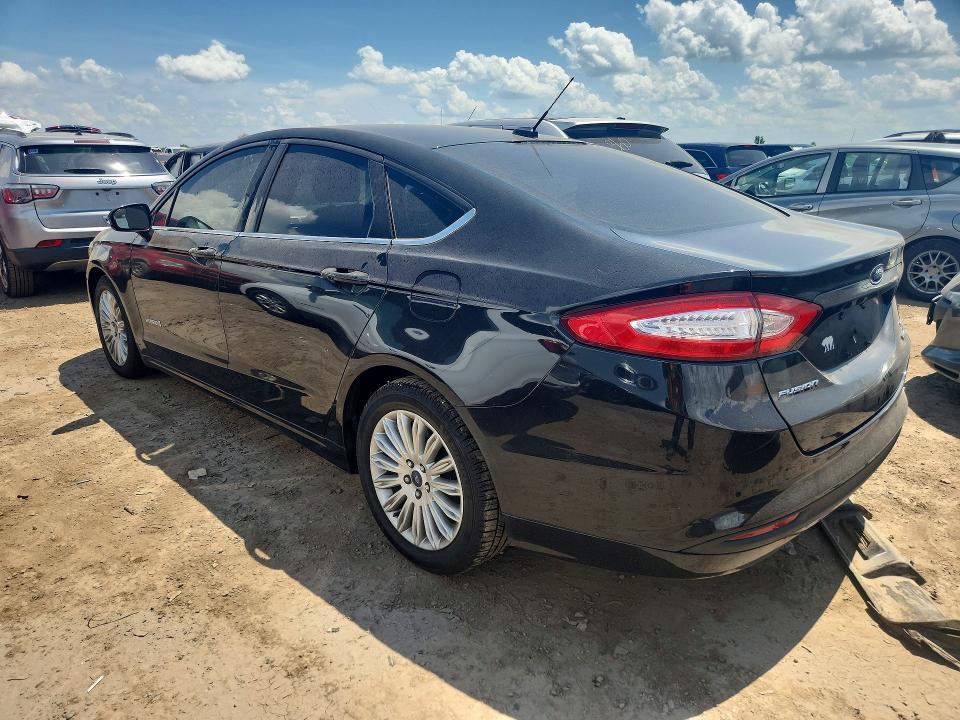 Photo 2 from auction – 2014 FORD FUSION with VIN 3FA6P0LU2ER190112