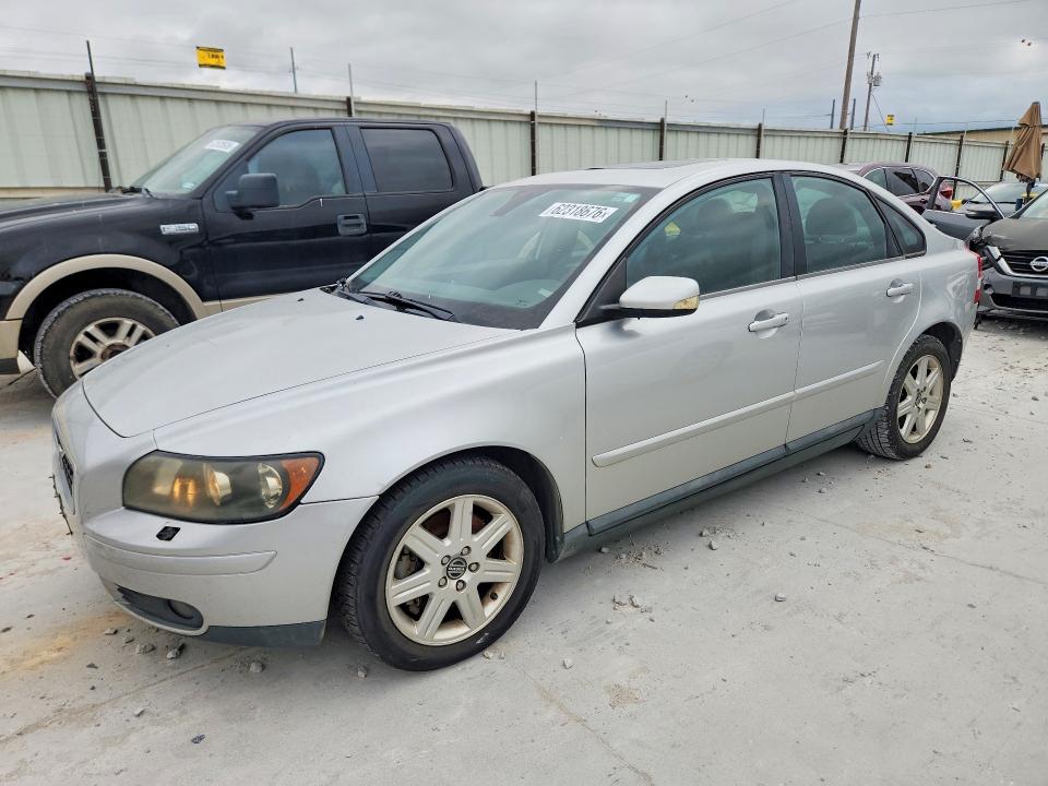 VOLVO S40 2005 with VIN YV1MS682952118445 - Photo from auction
