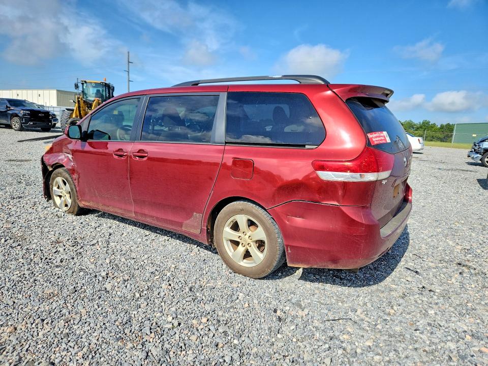 Photo 2 from auction – 2014 TOYOTA SIENNA with VIN 5TDKK3DC8ES443364