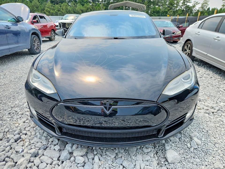 Photo 5 from auction – 2013 TESLA MODEL S with VIN 5YJSA1CP6DFP07910