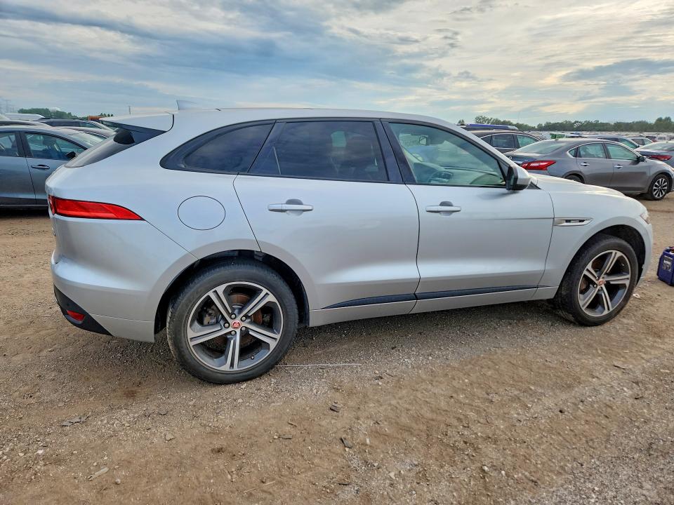 Photo 3 from auction – 2017 JAGUAR F-PACE with VIN SADCL2BV5HA089972