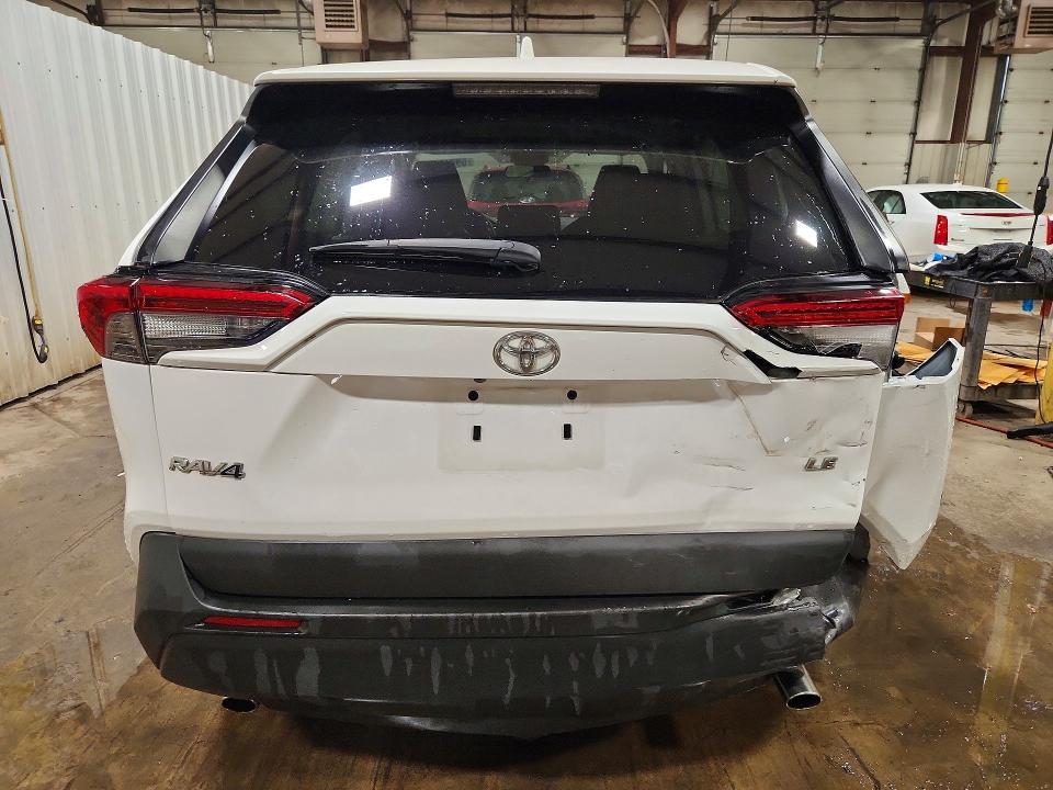 Photo 6 from auction – 2022 TOYOTA RAV4 with VIN 2T3H1RFV8NC197432