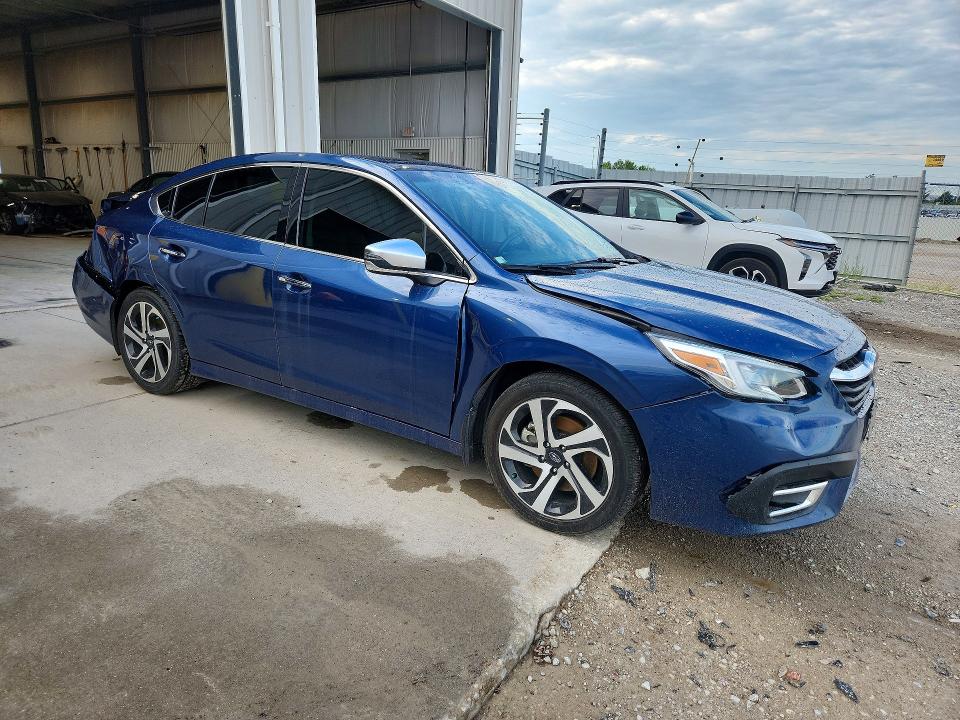 Photo 4 from auction – 2021 SUBARU LEGACY with VIN 4S3BWGP64M3017009