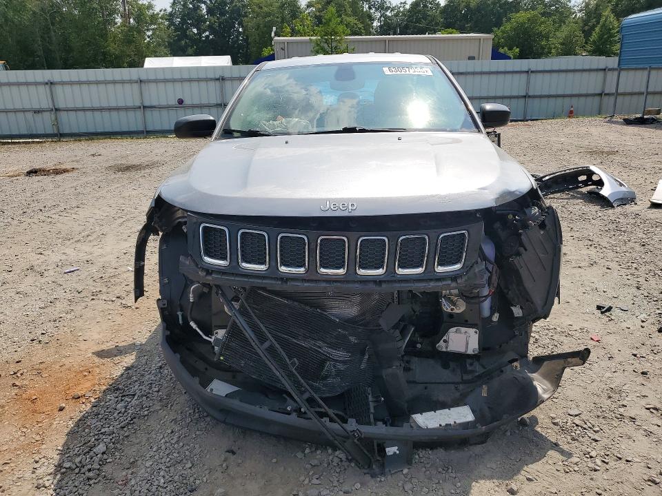 Photo 5 from auction – 2018 JEEP COMPASS with VIN 3C4NJCAB2JT495035